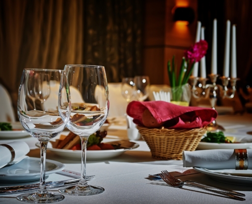 The Art of Table Setting and its Impact on Restaurant Ambience